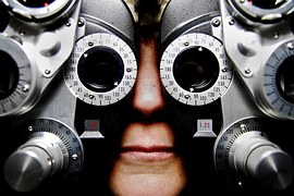 optician optometrist sight test