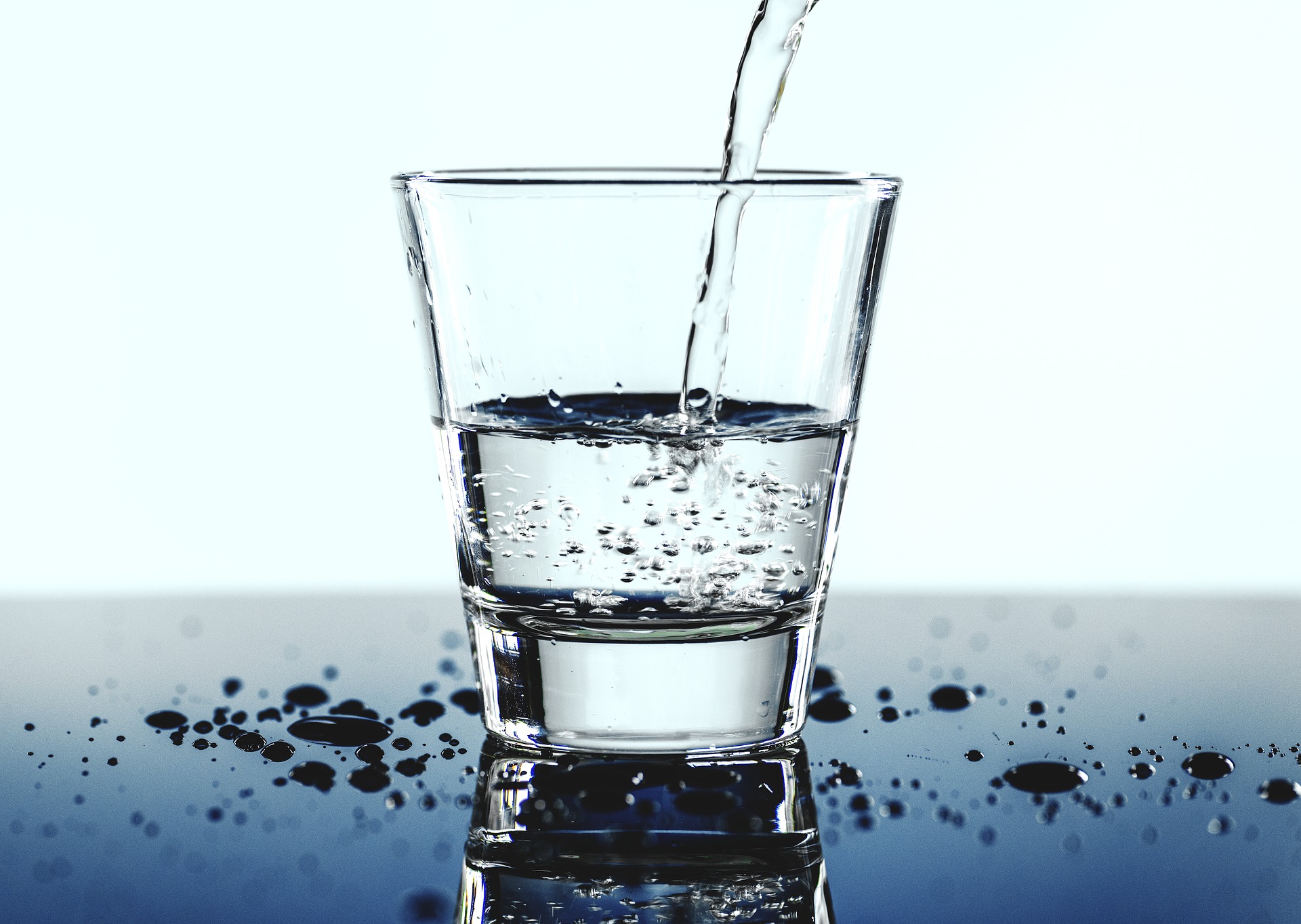 water hydration for contact lenses